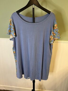 Blue Cool Melon Short Sleeve Tee with Floral Accent Sleeves & floral back